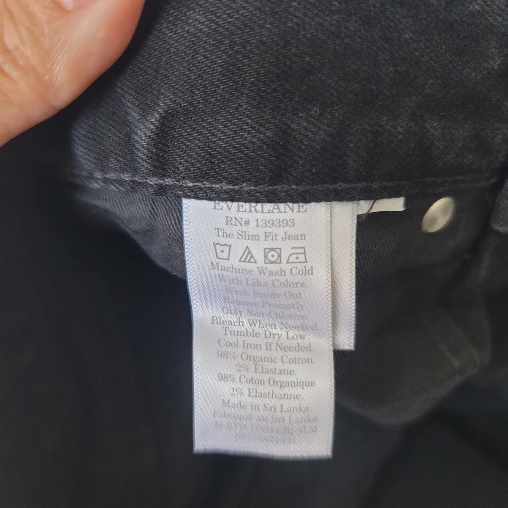 NWT Everlane The Slim Fit Jean, Size 28 x 32, Color Washed Black